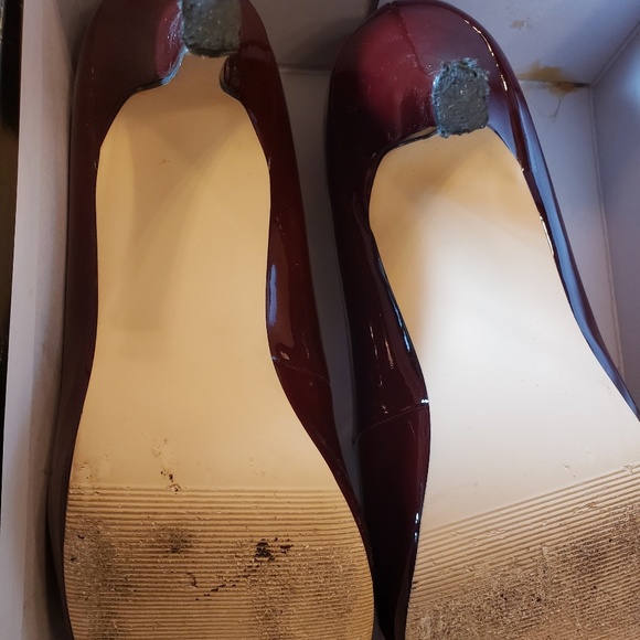 Red Heels - Picture 2 of 5